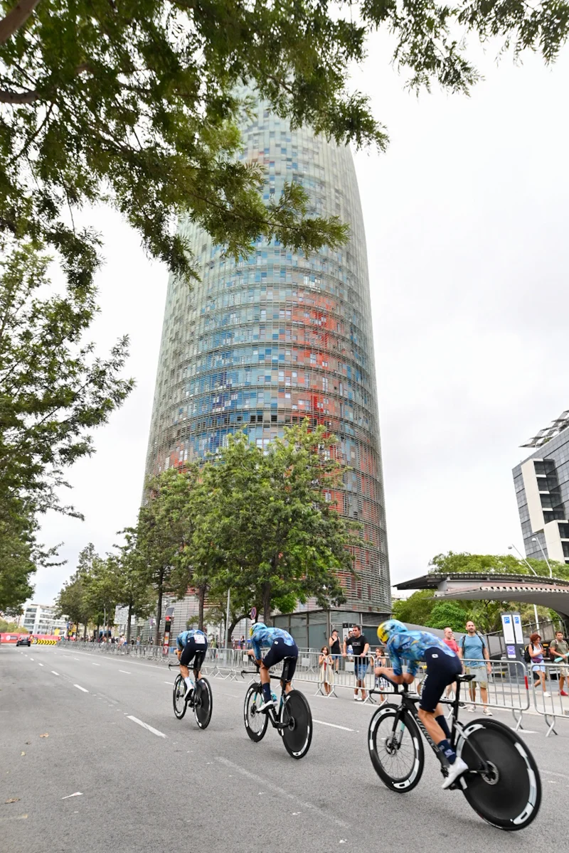 La Vuelta a su paso por la Torre Glòries de Barcelona